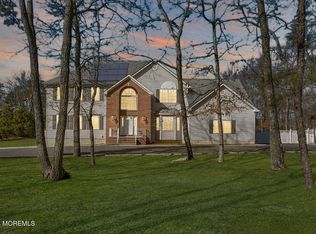52 Manhattan St, Jackson, NJ 08527