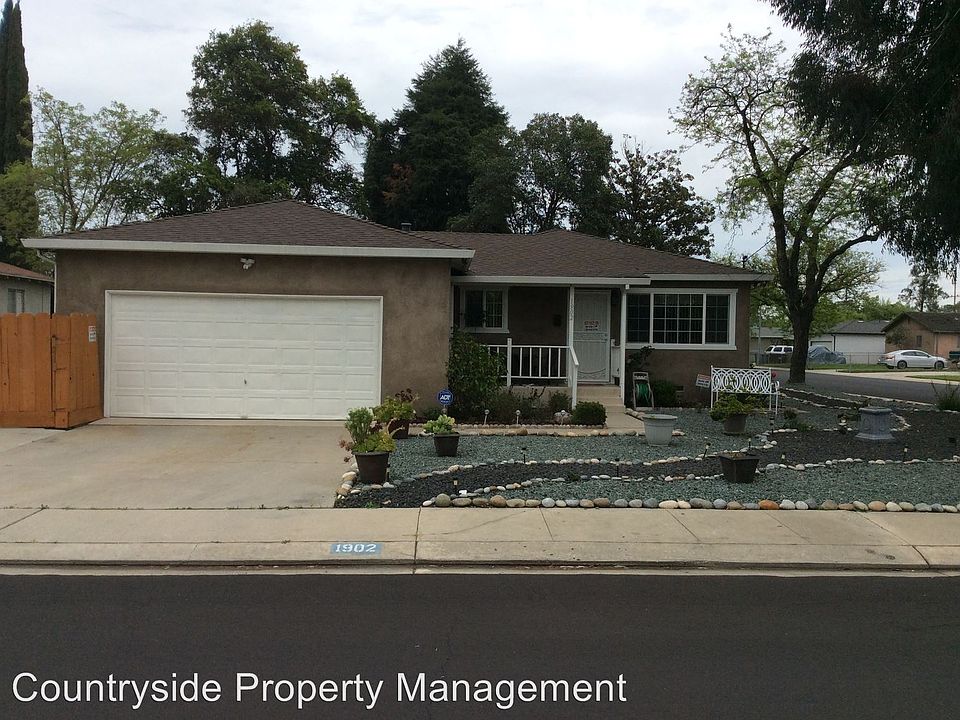 2nd image of 1902 Muncy Dr