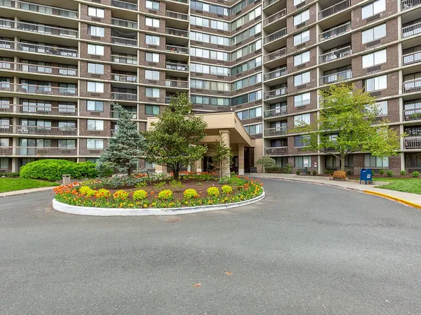 2 Bay Club Dr APT 21S, Bayside, NY 11360