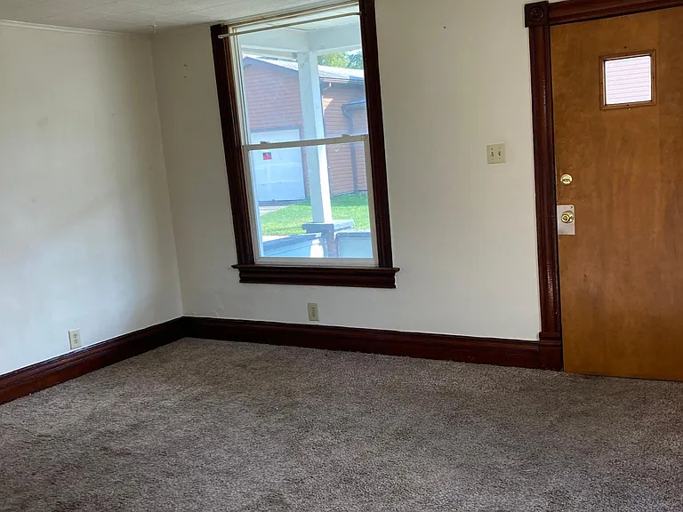 101 E Sharp St — Photo 6