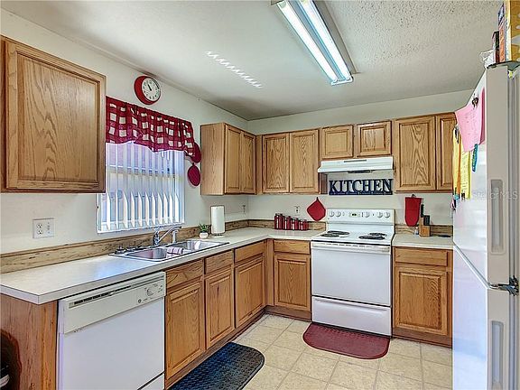 4th image of 7667 Canterbury Cir