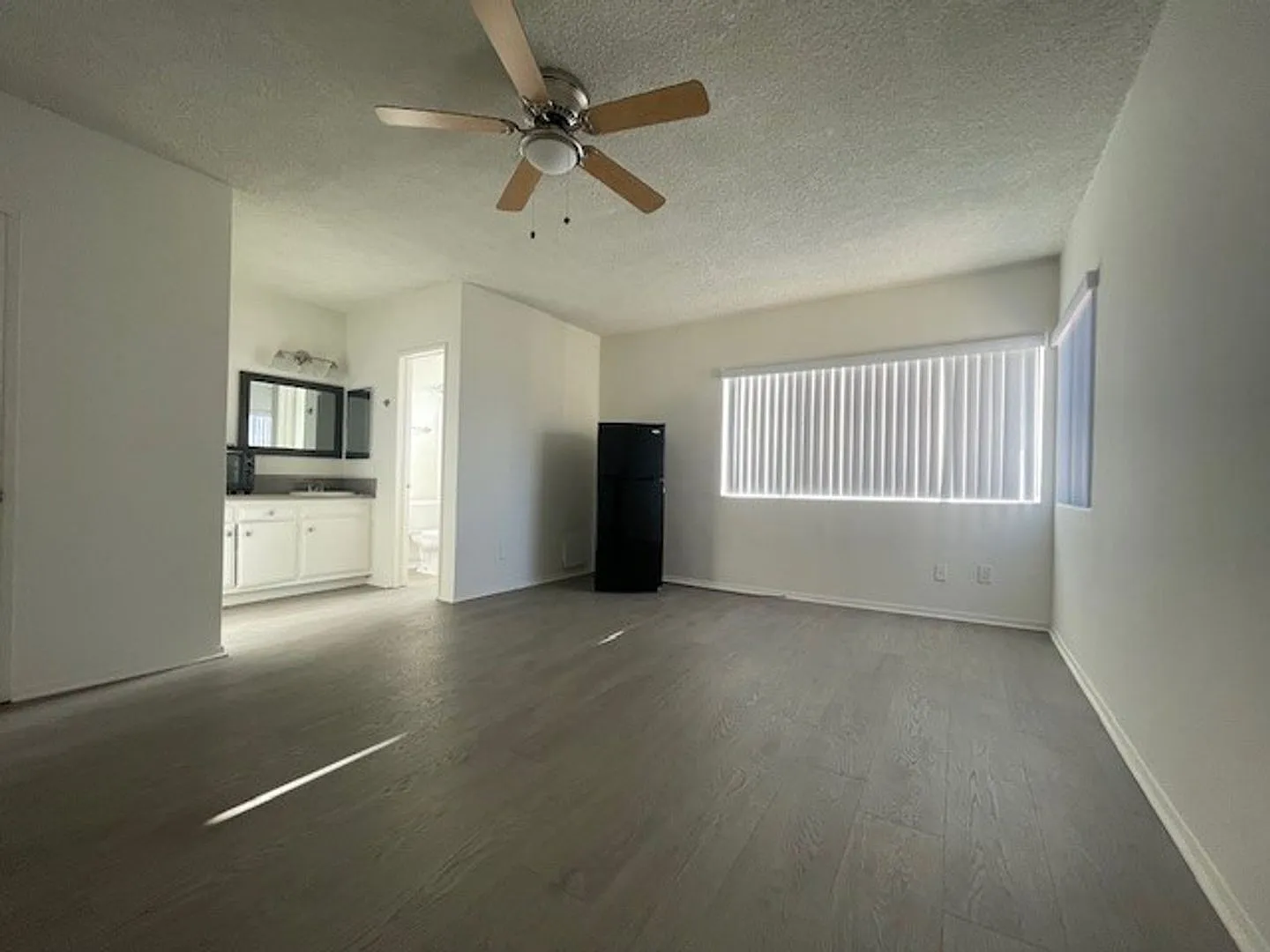 1524 Bundy Dr. — Photo 2
