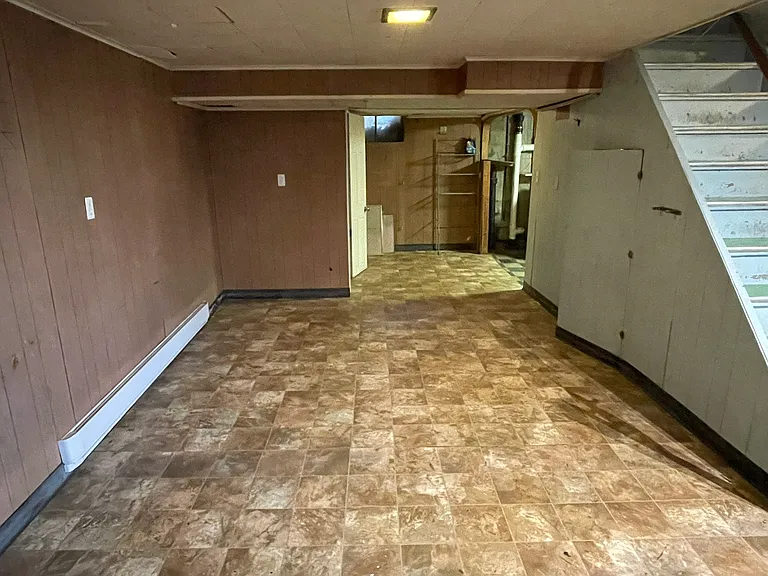 Basement- semi-furnished bonus space.