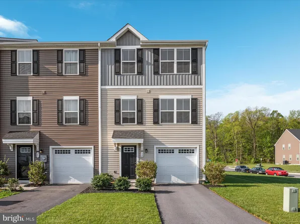 16 Wiggles Ct, Martinsburg, WV 25403
