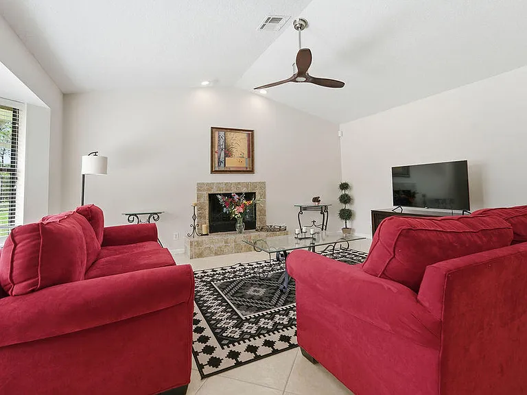 5562 Reynolds Rd — Photo 4