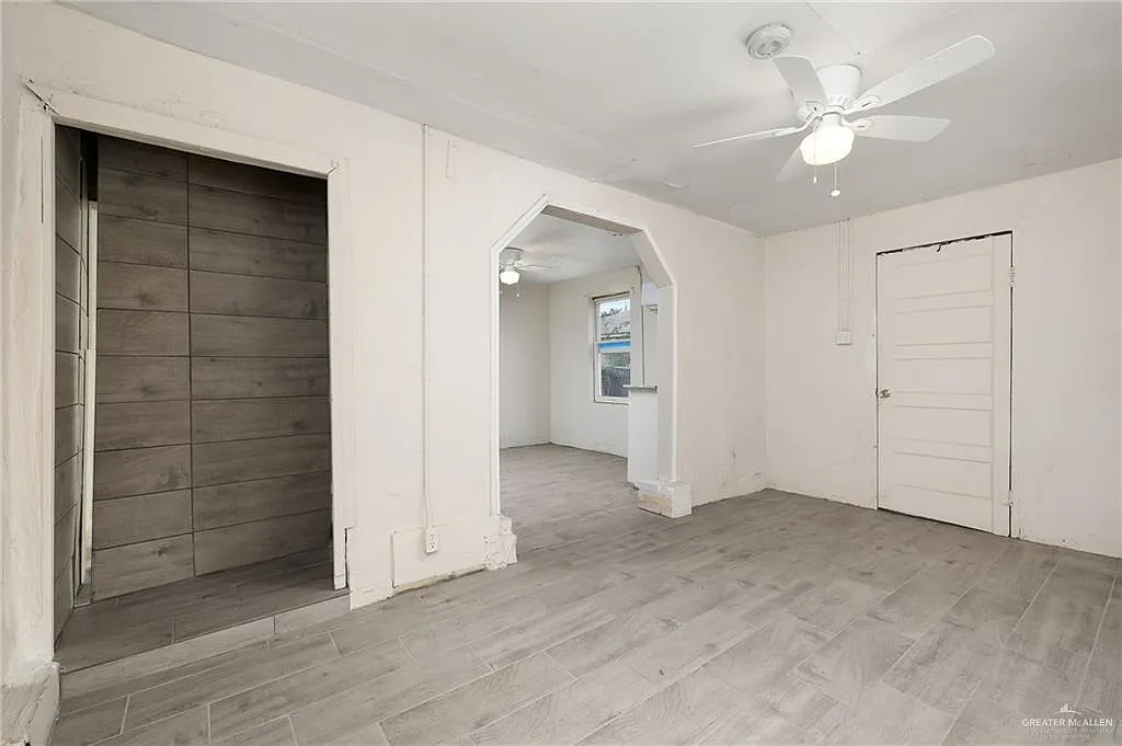 1 bed, 1.0 bath, 914 sqft, $650 — Photo 2