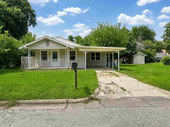 112 Enlow Ave, Blackwell, OK 74631