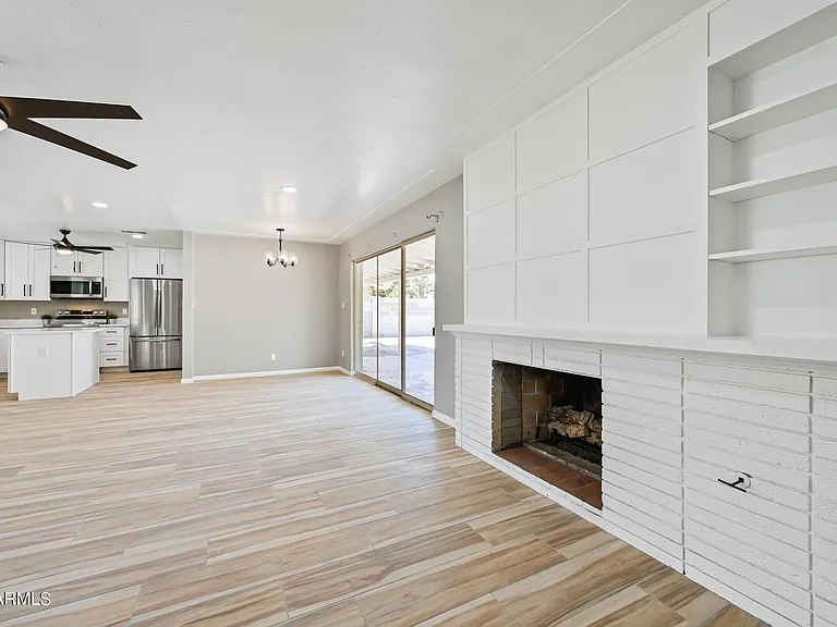 1226 W Rancho Dr — Photo 15