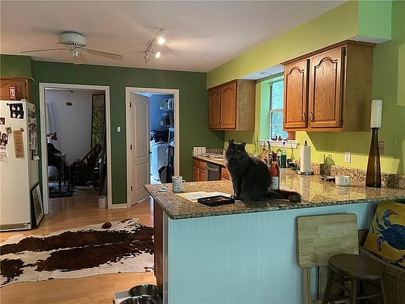 3rd image of 129 Forest Dr