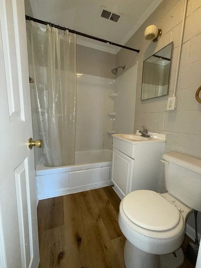 Building Photo - 2519 Baltimore Ave #B
