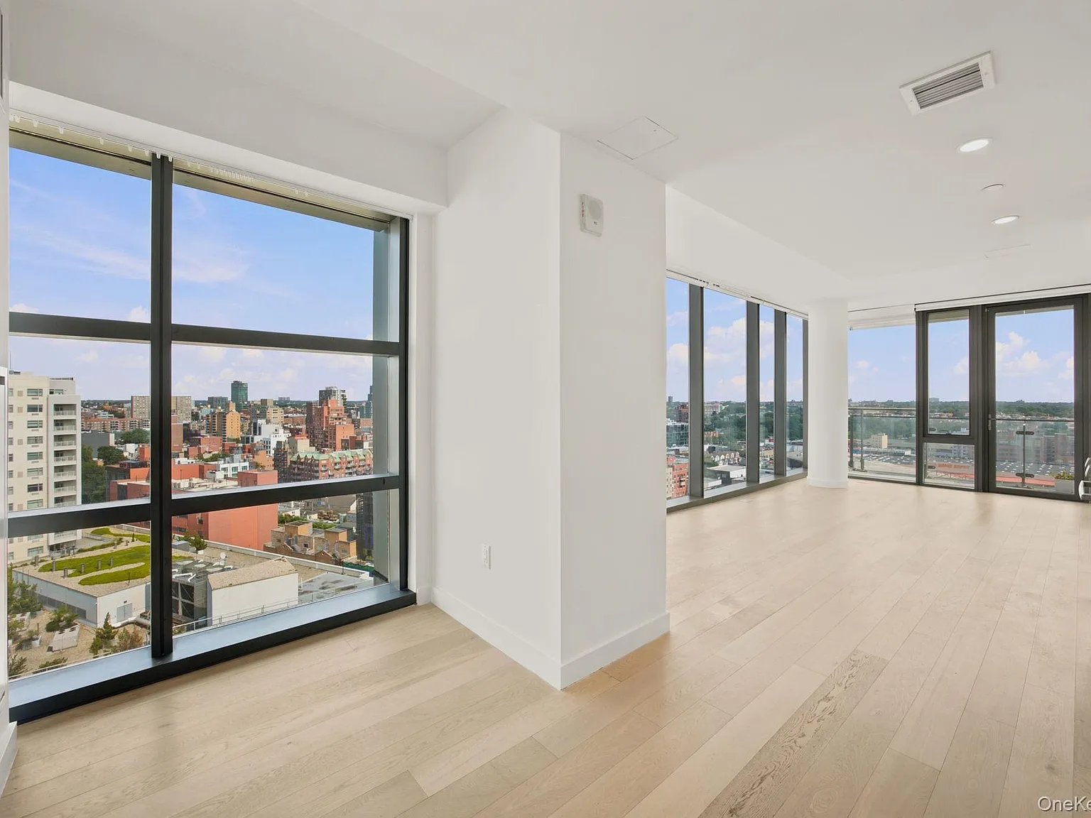 2 bed, 2.0 bath, 1056 sqft, $4,900 — Photo 4