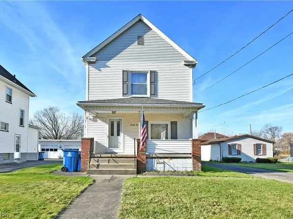 25 Walnut St, Struthers, OH 44471