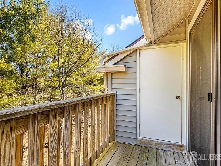 2310 Ravens Crest Dr — Photo 22