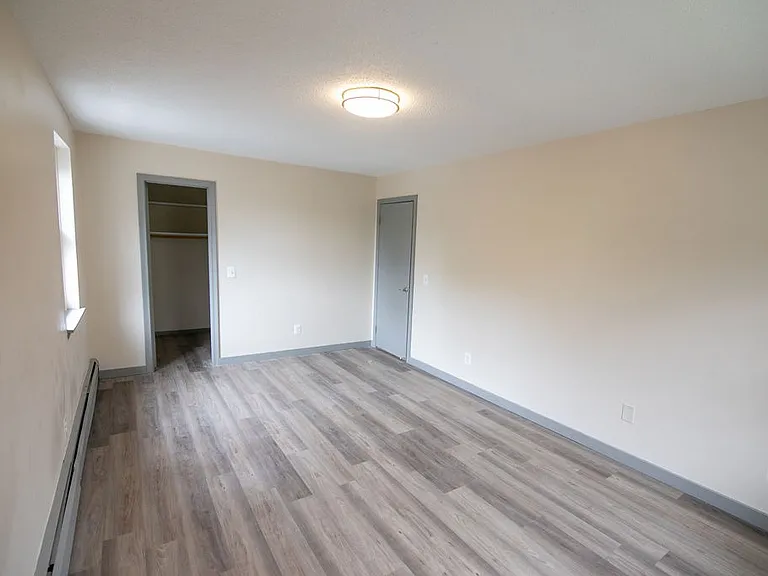 608 Allen St — Photo 11
