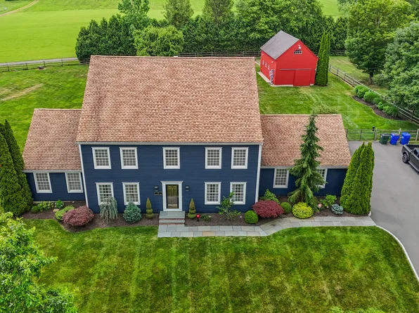 5 Blueberry Lane, Woodbury, CT 06798