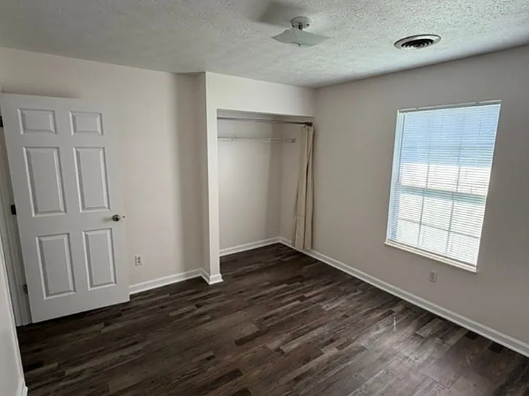 159-165 Anglea Cir — Photo 7