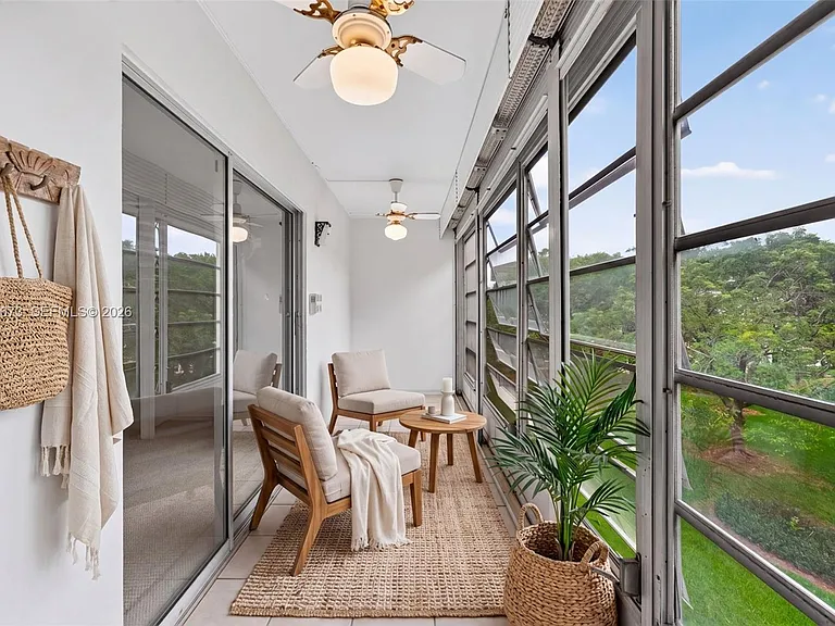2401 Antigua Cir #E3 — Photo 25