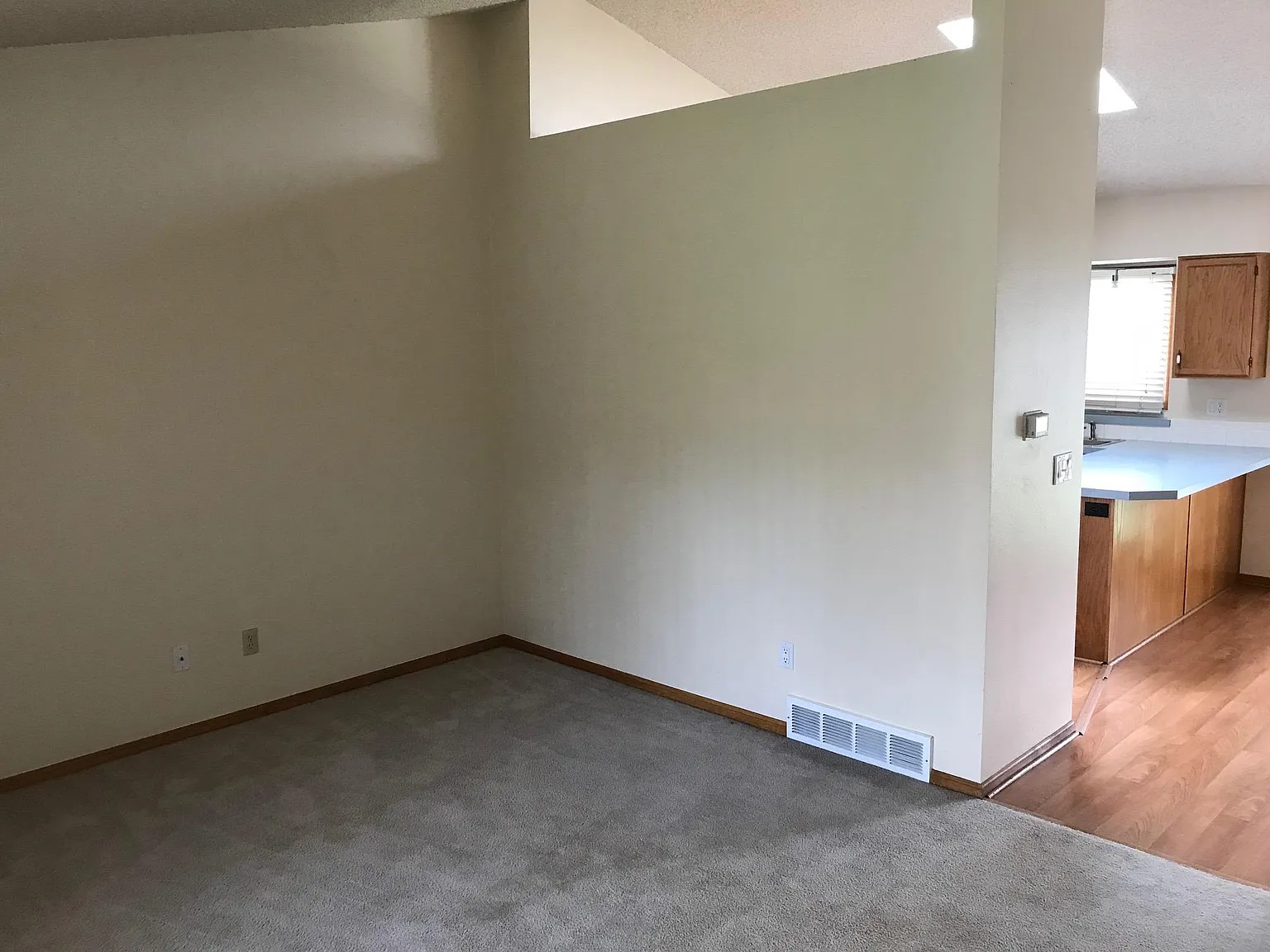 4 bed, 1850 sqft, $2,400 — Photo 3