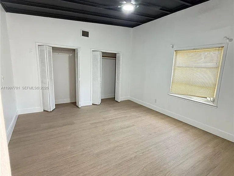 1111 N Victoria Park Rd #1-4 — Photo 4