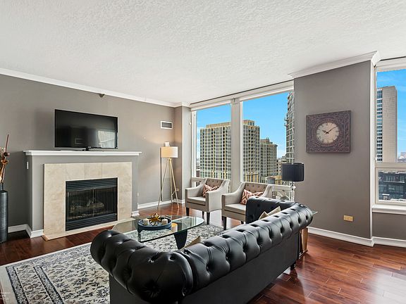 3rd image of 600 N Kingsbury St APT 1609