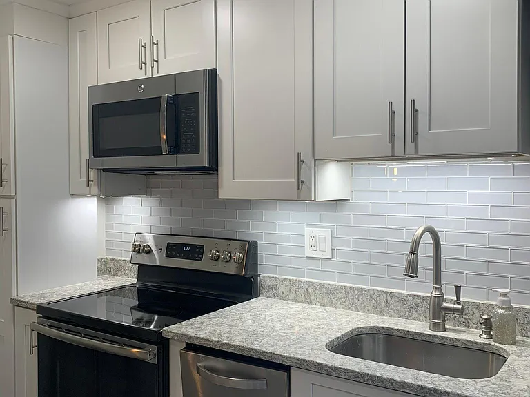 1812 N Queens Ln #217 — Photo 29