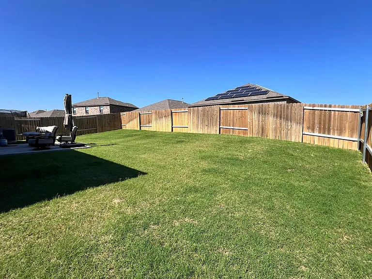 2113 Emma Ct — Photo 37
