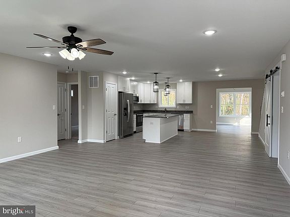 3rd image of 6468 Pleasant Dr
