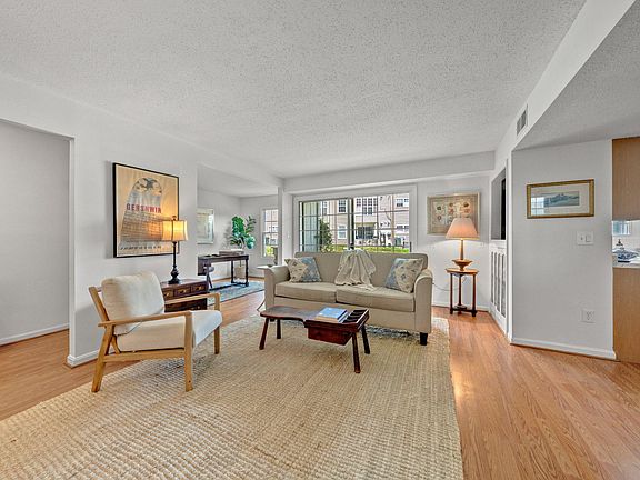 3rd image of 116 Prosperity Ave SE APT B
