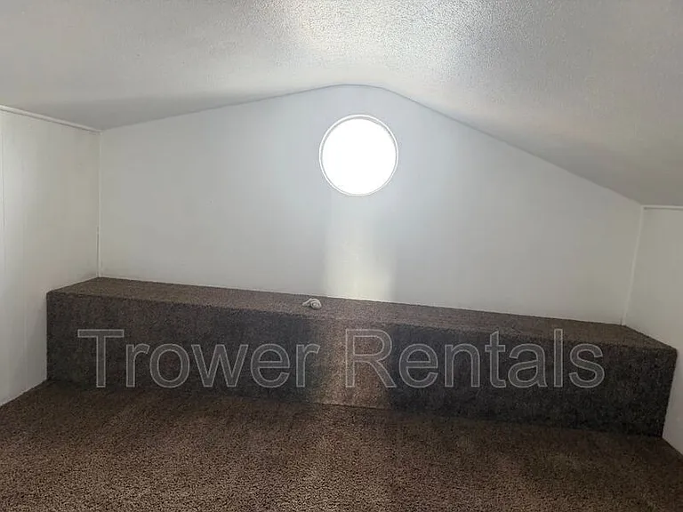 406 San Jacinto St — Photo 5