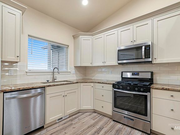 5th image of 1205 Thunder Mountain Dr
