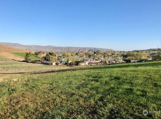 3 Rankin Rd #X, Selah, WA 98942