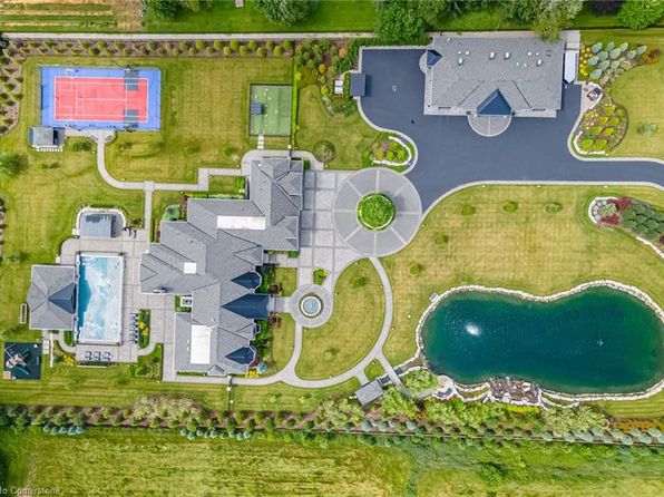 1272 Fiddlers Green Rd, Hamilton, ON L9G 3L1
