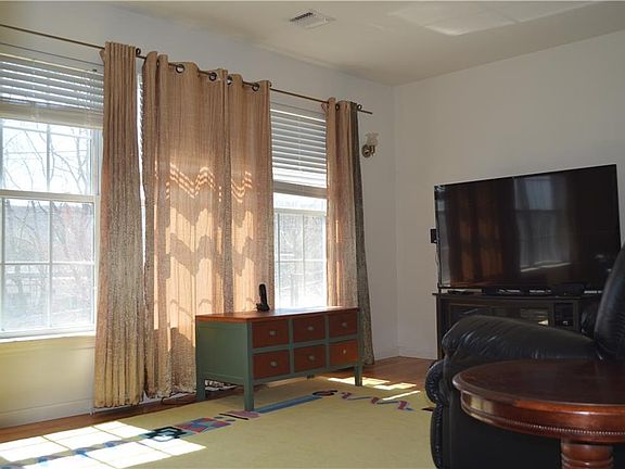 2nd image of 20 W Railroad Ave