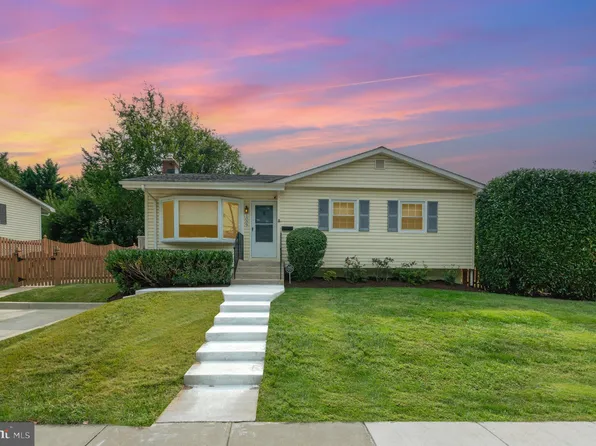 1009 Julian Pl, Rockville, MD 20852