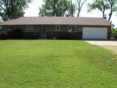 9851 W Snokomo Rd, Hutchinson, KS, 67502
