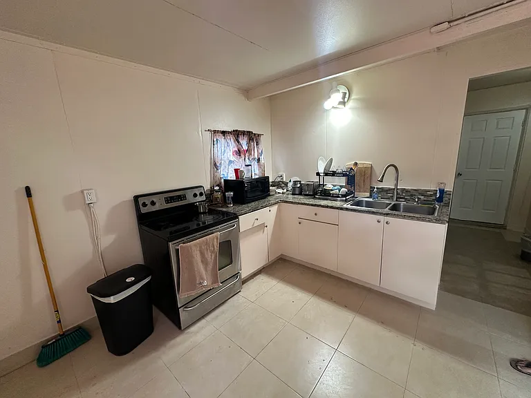 5620 SW 54th St — Photo 11