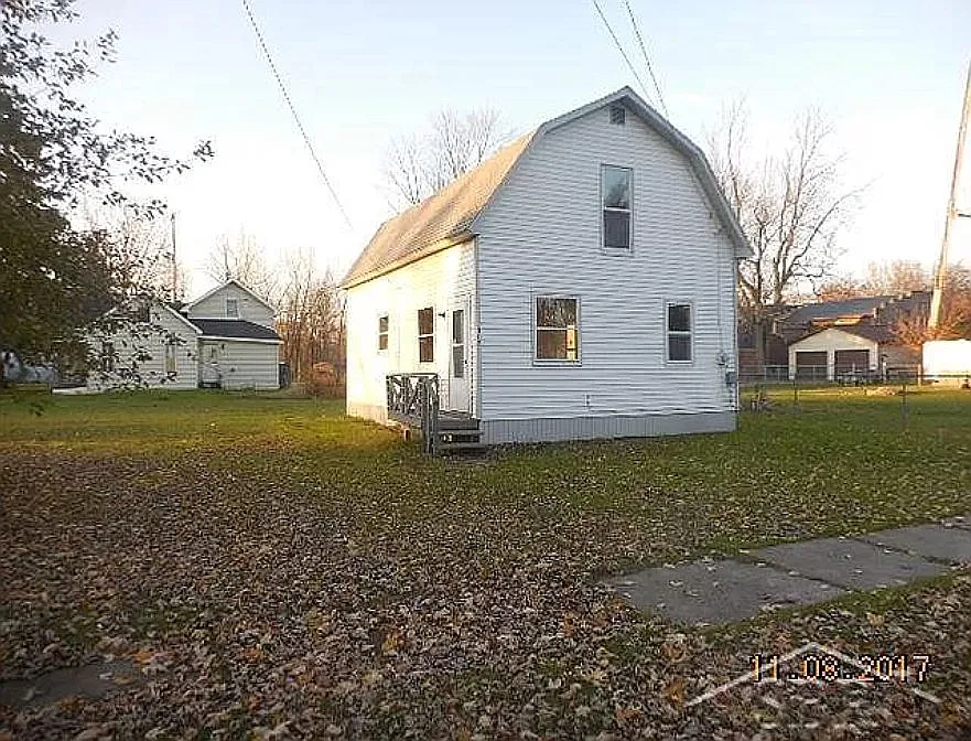317 E Belle Ave photo 1