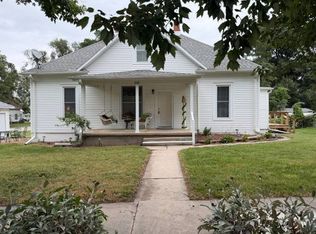 616 14th St, Aurora, NE 68818
