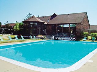 5057 Open Meadows Dr #6, Columbus, OH 43228