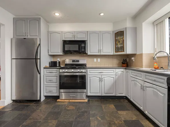 12116 Laity St, Maple Ridge, BC V2X 5A8