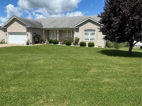 46121 Country Lake Dr, Saint Clairsville, OH 43950