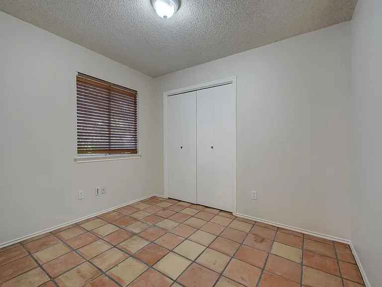 6305 Evangeline Trl — Photo 20