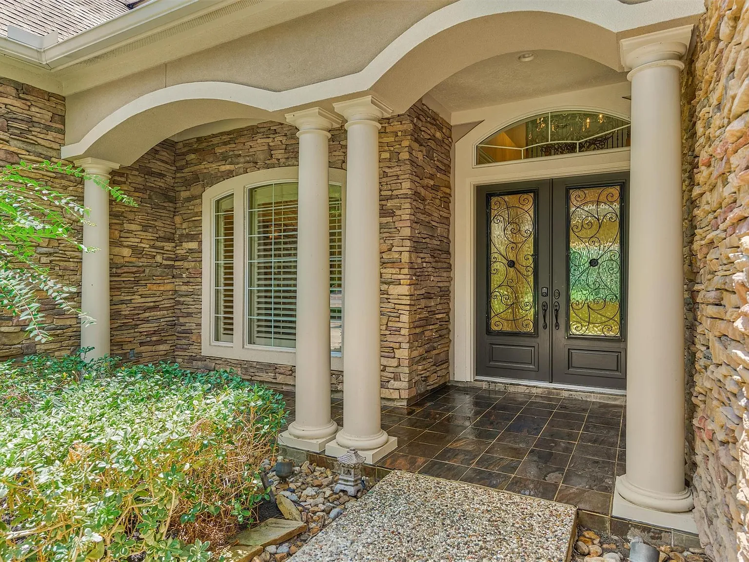5 bed, 6.0 bath, 4805 sqft, $7,500 — Photo 4