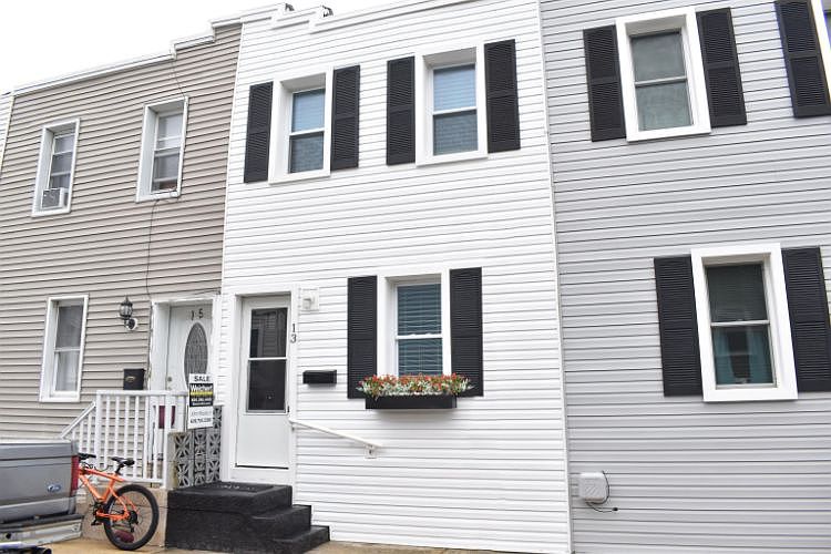 1st image of 13 Mercer Pl