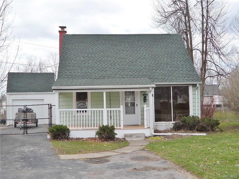 1st image of 8 Mayfair Ct
