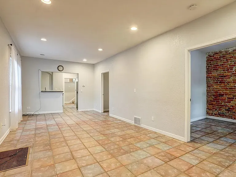 2231 Federal Blvd — Photo 3