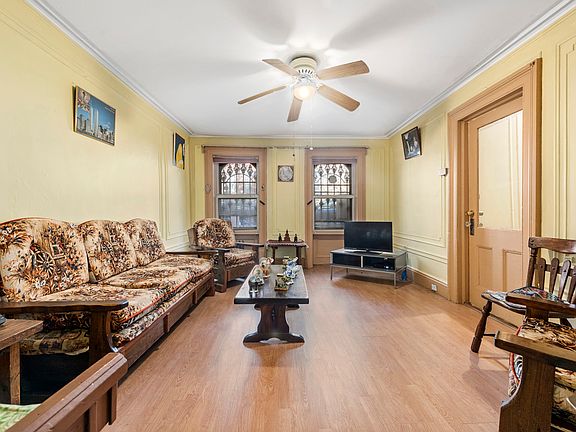 2nd image of 214 Bergen St