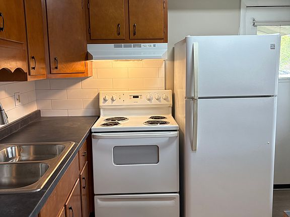 4th image of 7497 Hazelcrest Dr APT F