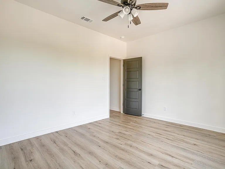 3223 S University Dr — Photo 31