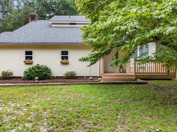 104 Juniper Court, West End, NC 27376